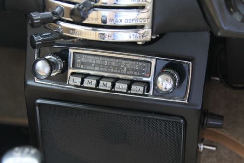 Aston Martin DB5 Vantage Radio