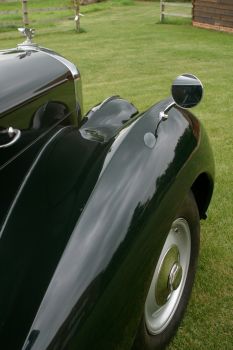 1949 Bentley MkVI front wing