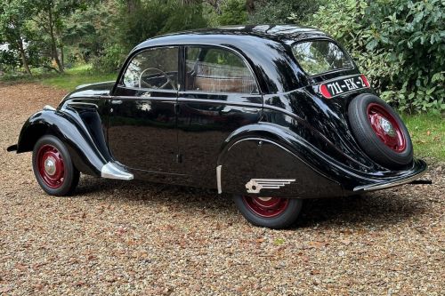 Peugeot 202 24