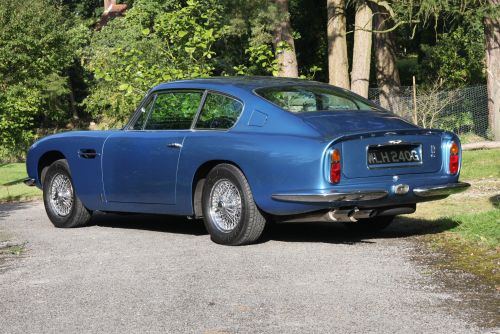 Aston Martin DB6