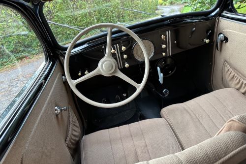 Peugeot 202 29