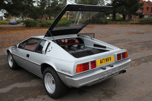 Lotus Esprit 22